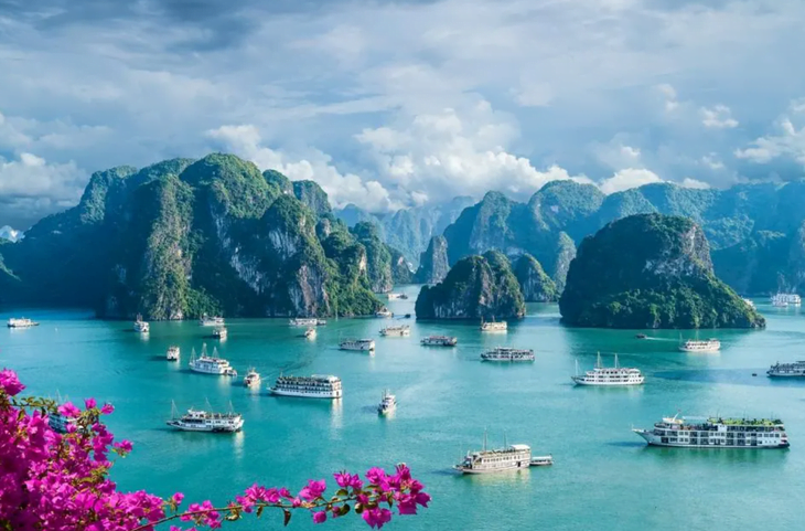 Ha Long Bay is a UNESCO World Heritage site located in the northern region of Vietnam